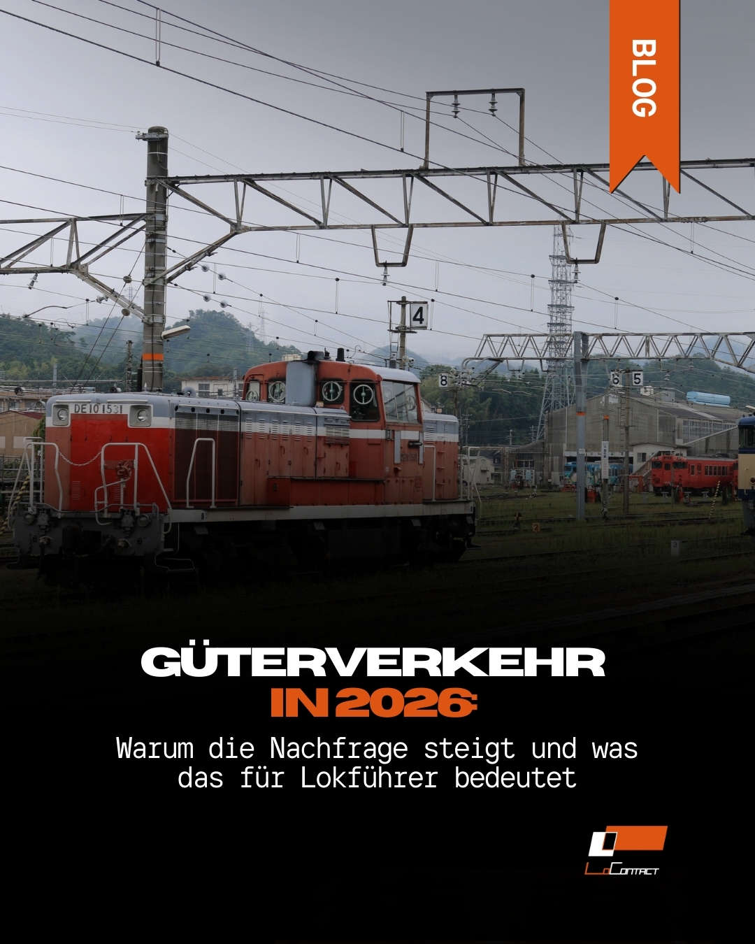 Das Bild zeigt ein Schienennetz. Man sieht Oberleitungen und hinten steht eine ältere rot weiße Lok. Symbolisch für: Güterverkehr 2026: Neue Chancen für Lokführer